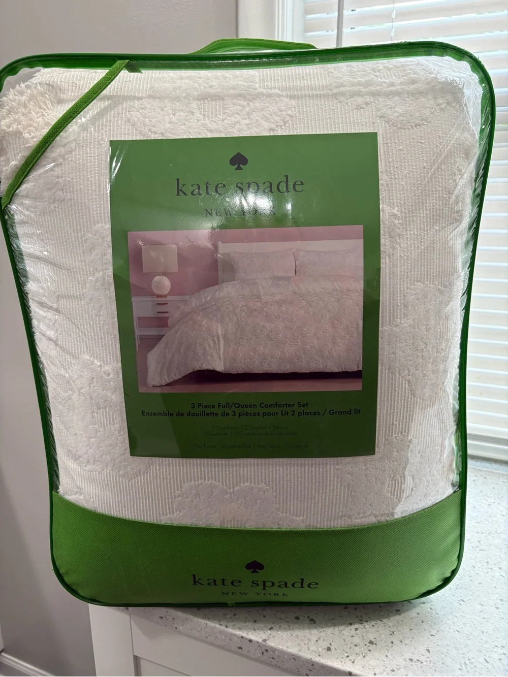 NEW Kate Spade New York Pop Floral in Marshmallow- Queen size
